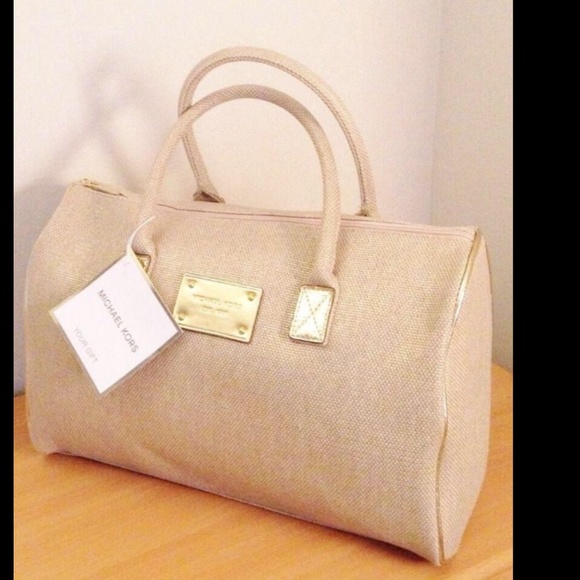 Michael Kors Weekender. LAST CHANCE!!