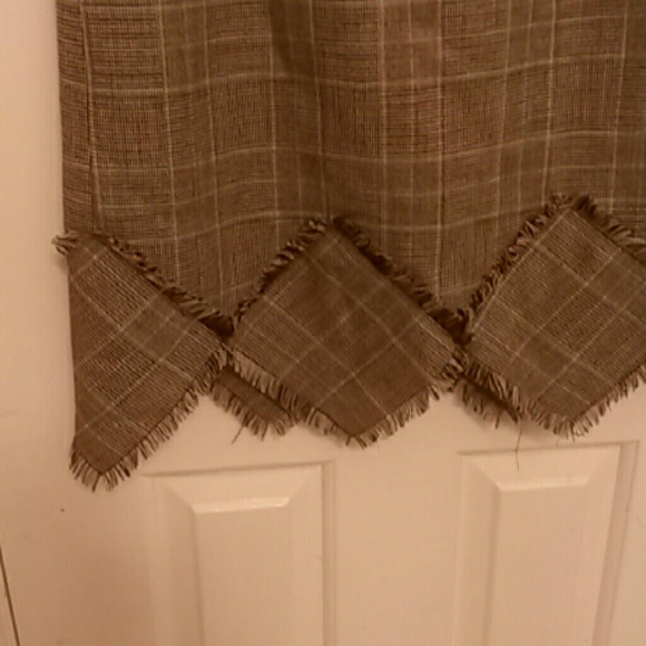 Wool blend skirt with a unique frayed edge hem - Picture 2 of 2