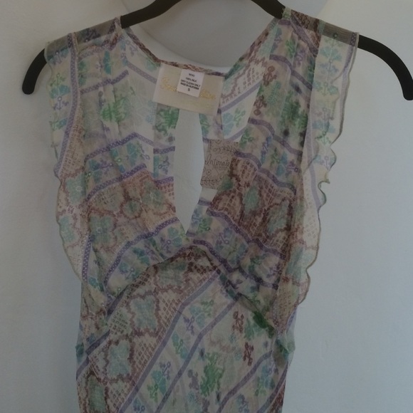 Long and sheer patterned dress