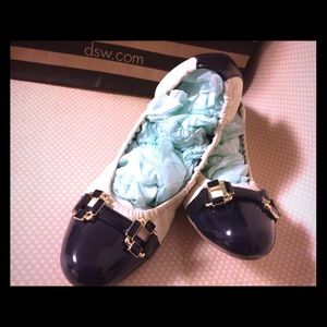 Tahari Leather Flats