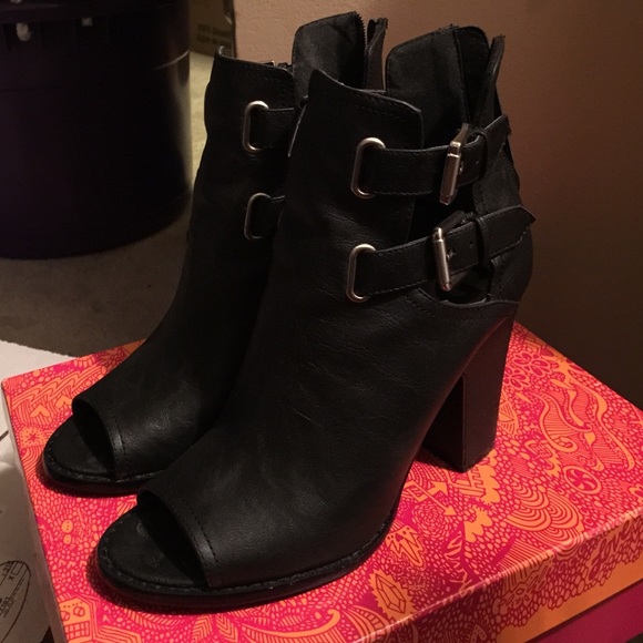 Booties/shoes