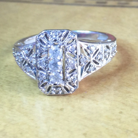 10k Diamond Ring