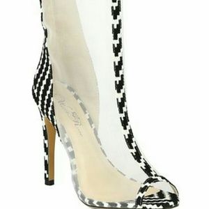 Wild Rose Geometric Mesh Booties