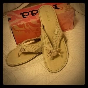 Cute Mudd sandles!