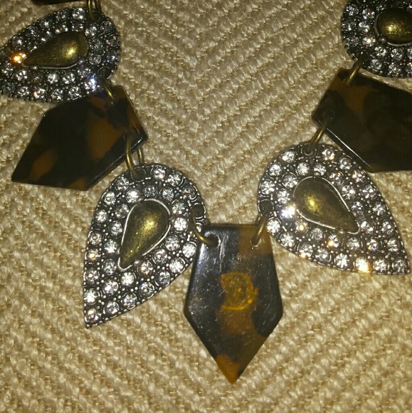 J.CREW Crystal kite Neclace. - Picture 3 of 3