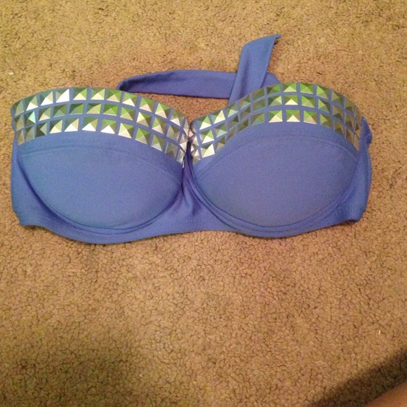 Push-up bando bathing suit comes with strap