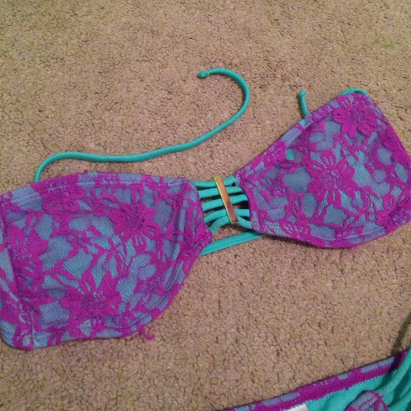 Bathing suit - Picture 2 of 3