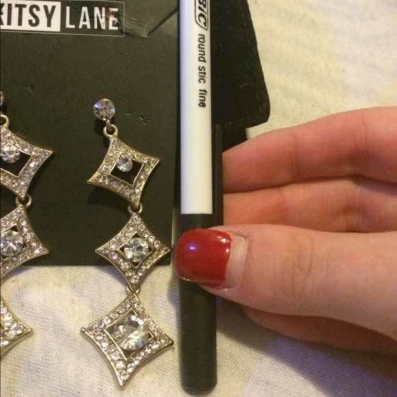 Formal earrings - Picture 2 of 3