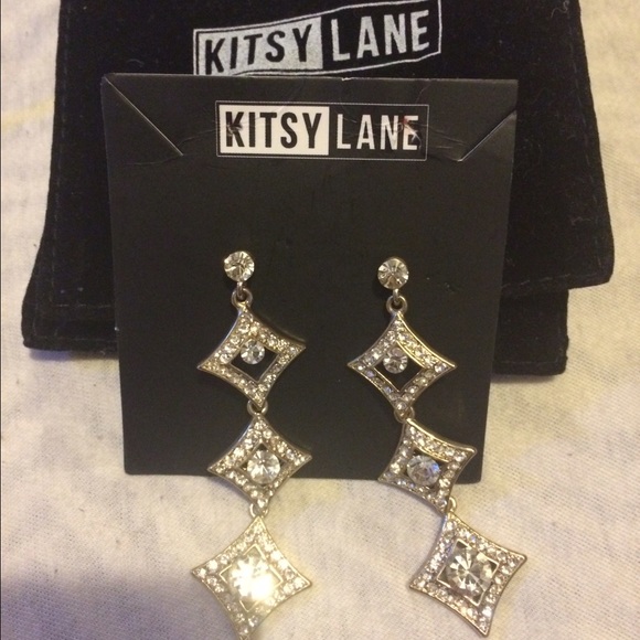 Formal earrings - Picture 3 of 3