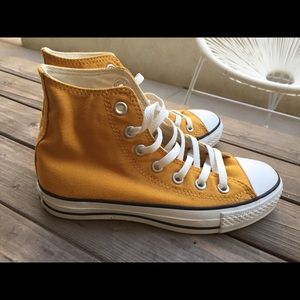 mustard yellow converse high tops