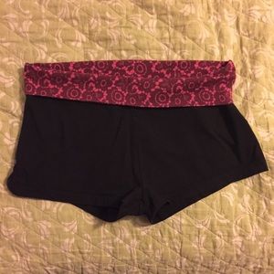 NWOT Aerie yoga shorts