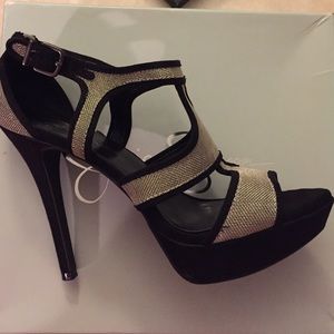 Black and gold strappy heel