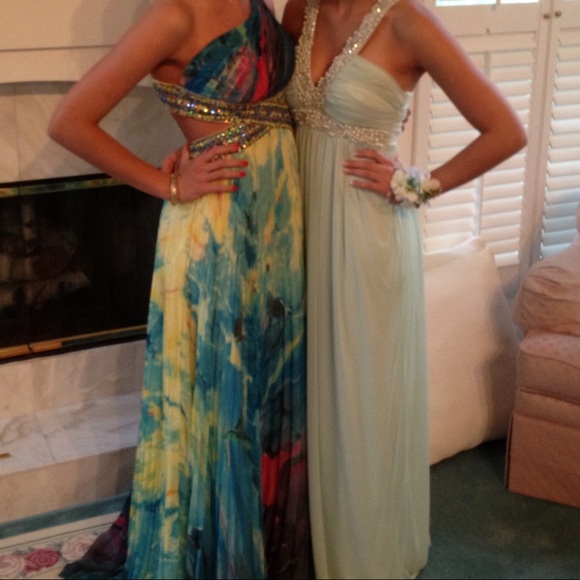 Prom dress - Picture 4 of 4