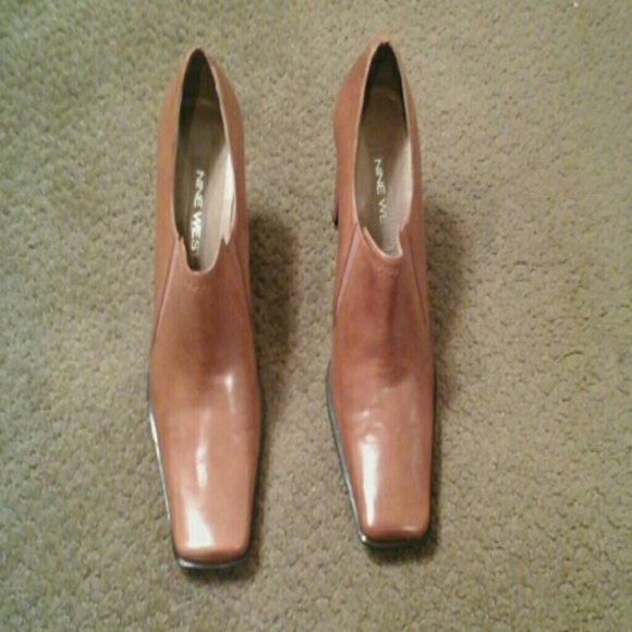 Nine west tan shoe
