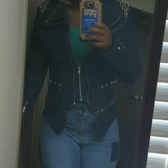 Hot blue jean jacket - Picture 3 of 3
