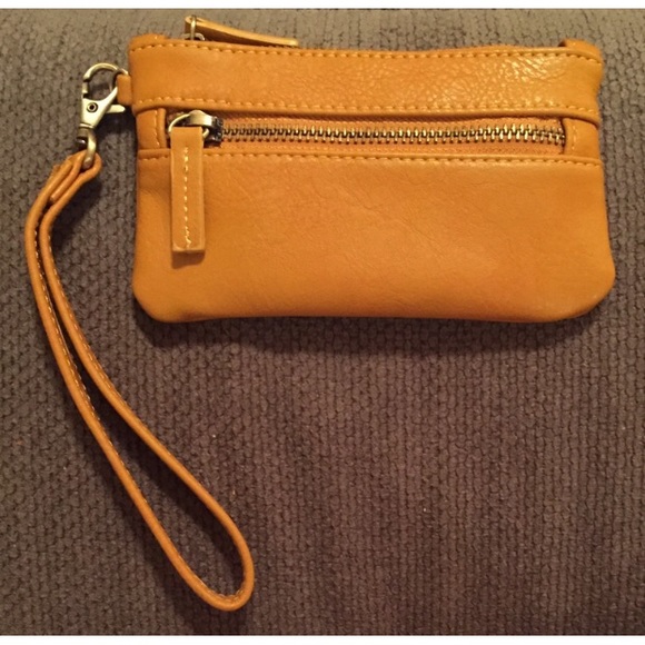 NWOT Shiraleah wristlet