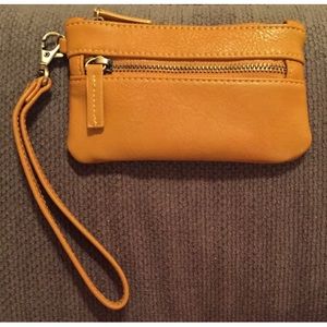 NWOT Shiraleah wristlet