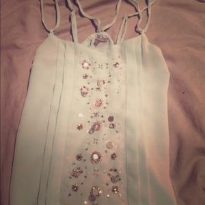 Light blue sequence tank