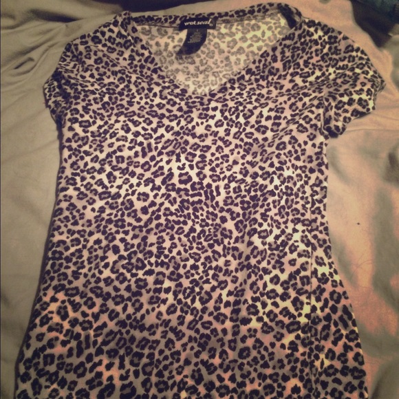 Cheetah print tee