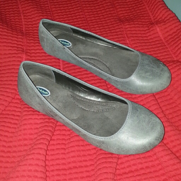 Bundled -- Gray Flats & 21 Shirts