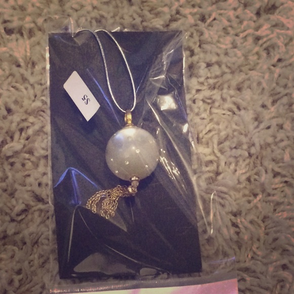 Imitation Pearl necklace