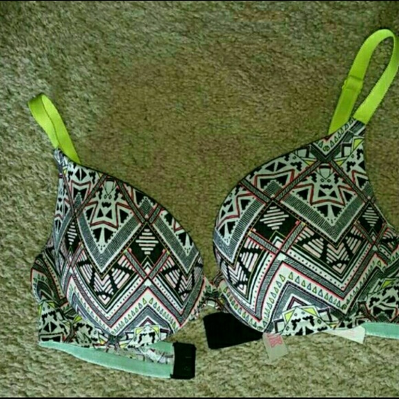Victoria's Secret Wear Everywhere push-up bra