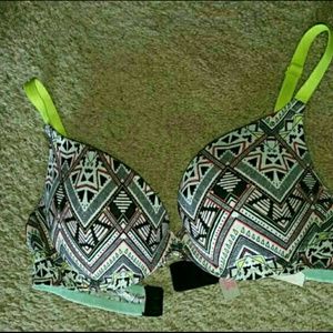 Victoria's Secret Wear Everywhere push-up bra