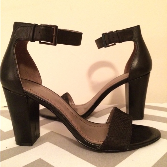Strappy Black Tahari Sandals with Chunky Heel