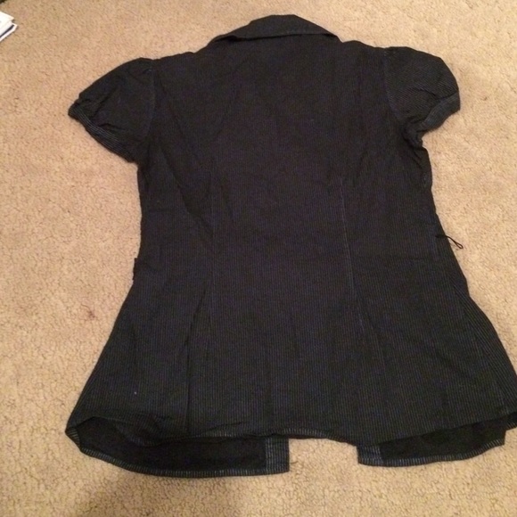 Button up - Picture 3 of 3