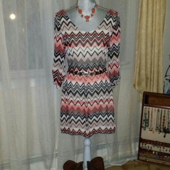 NWTs Lily Rose summer/spring chevron dress - Picture 2 of 4