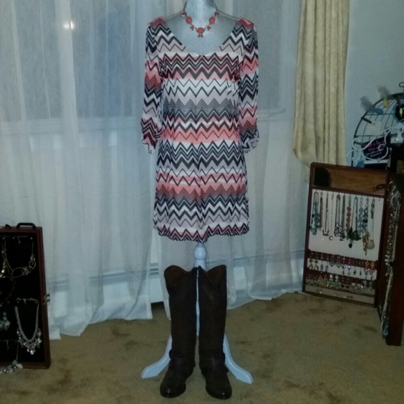 NWTs Lily Rose summer/spring chevron dress - Picture 4 of 4