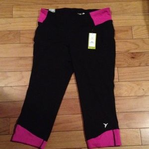 Old Navy workout / yoga pants NWT