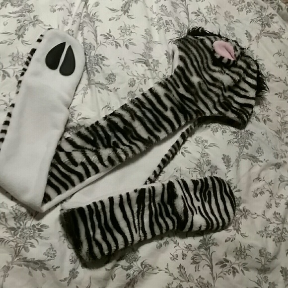 Animal hat/scarves bundle!