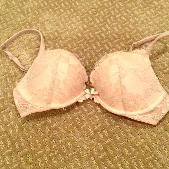 Body by Victoria 32D Push Up Bra