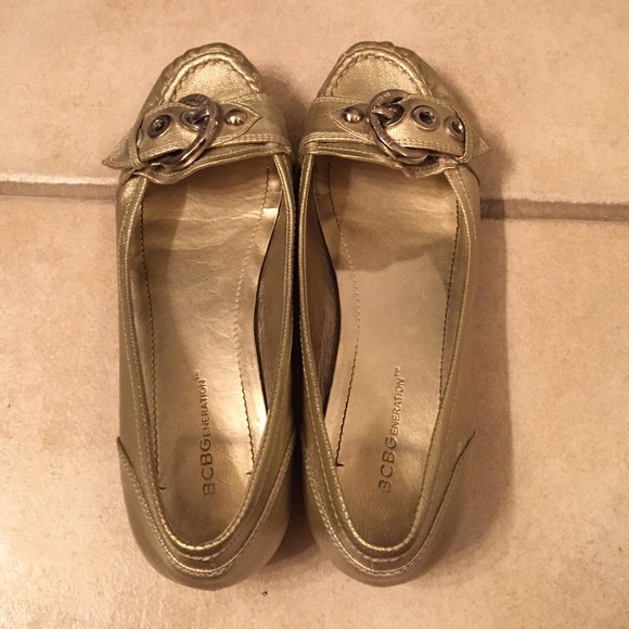 BCBGeneration Gold flats