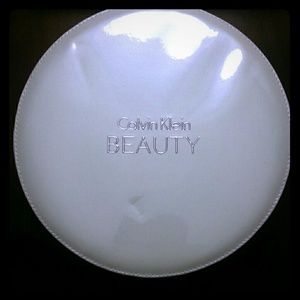 Calvin Klein Beauty make up/accessories case