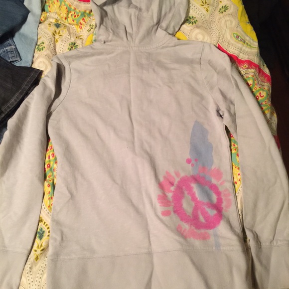 New with tags peace sign