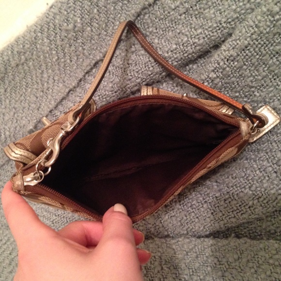 Coach // Clutch with Metallic Piping - Picture 4 of 4