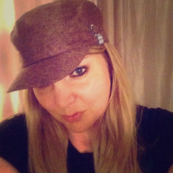 Target hat - Picture 1 of 2