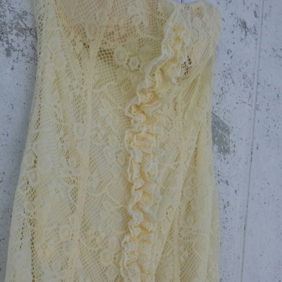 Lace form fitting boutique dress.