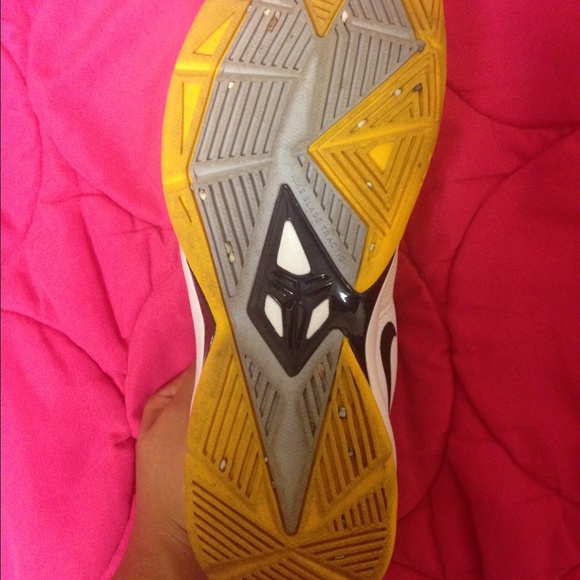 womens kobe bryant basketball shoes