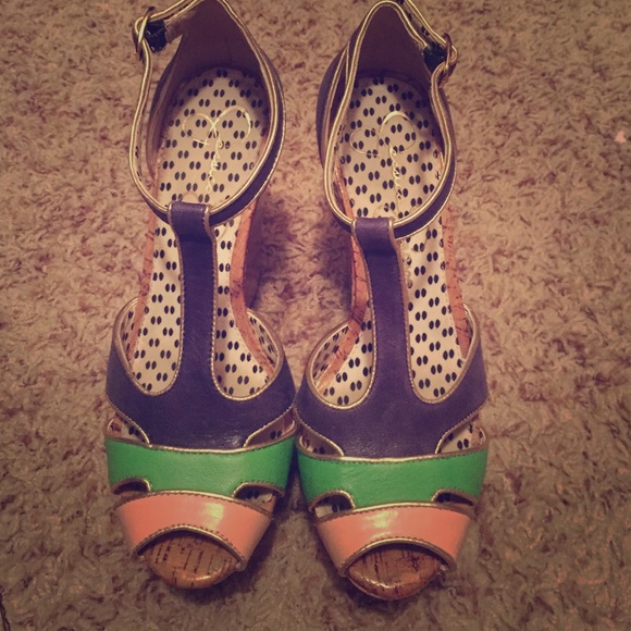 Jessica Simpson wedges