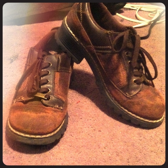 Vintage brown "leather" lace-up shoes