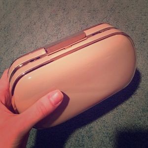 Nude Clutch