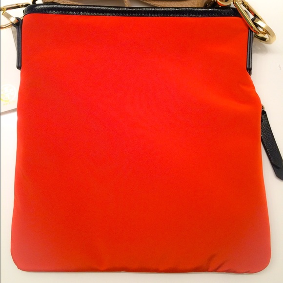 *SOLD*NWT Tory Burch Orange Soft Nylon Swingpack - Picture 2 of 4