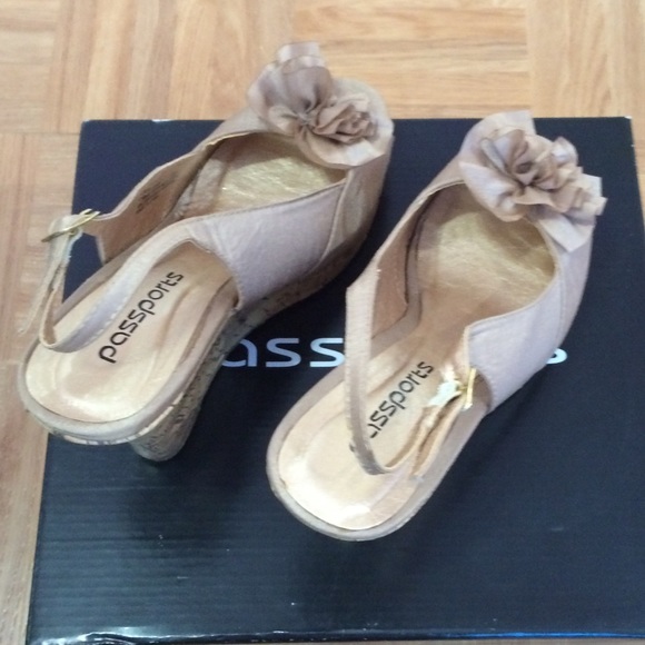 Taupe wedges - Picture 3 of 4