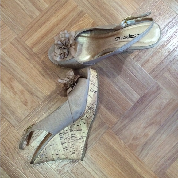 Taupe wedges - Picture 4 of 4