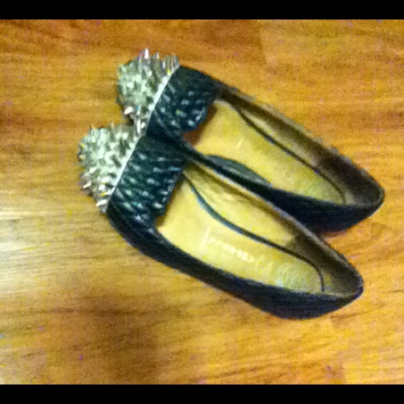 Black Quilted Silver Spike flats