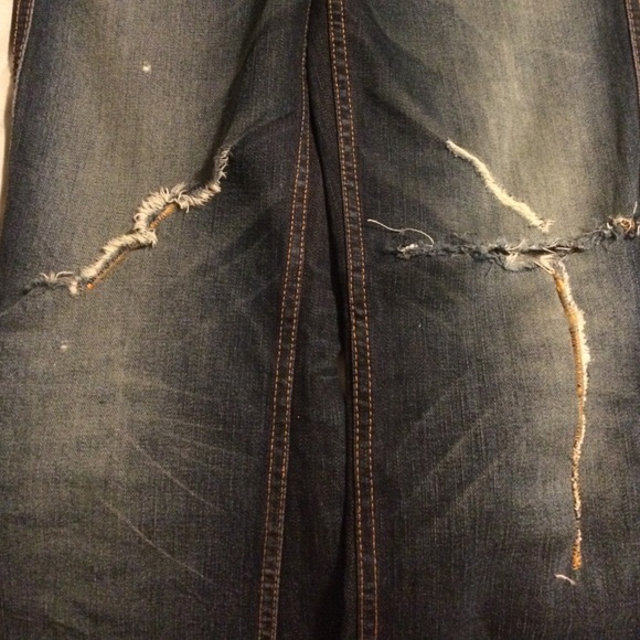 Distressed jeans - Picture 3 of 4