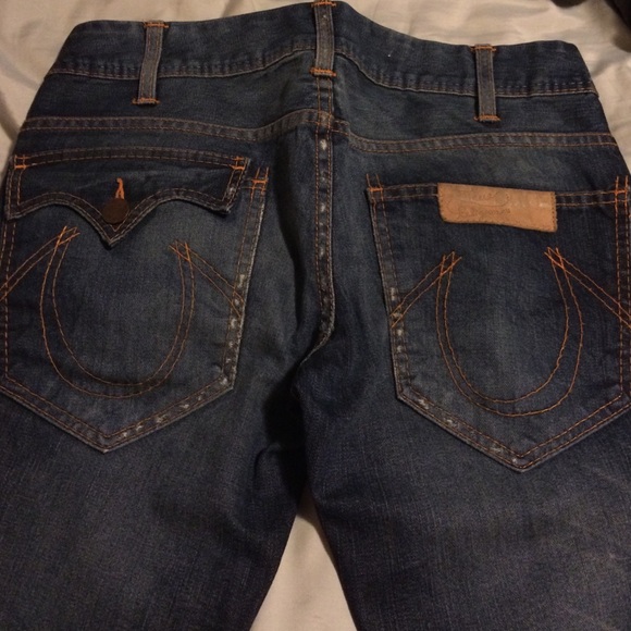 Distressed jeans - Picture 4 of 4